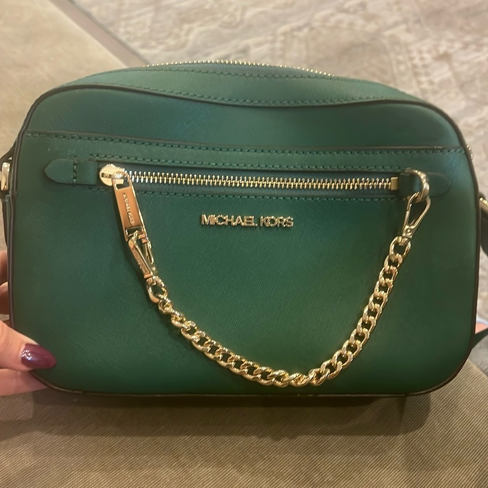 Michael Kors Green Jet Set Saffiano Leather Crossbody Chain Accent 9.5x6.5x2 EUC